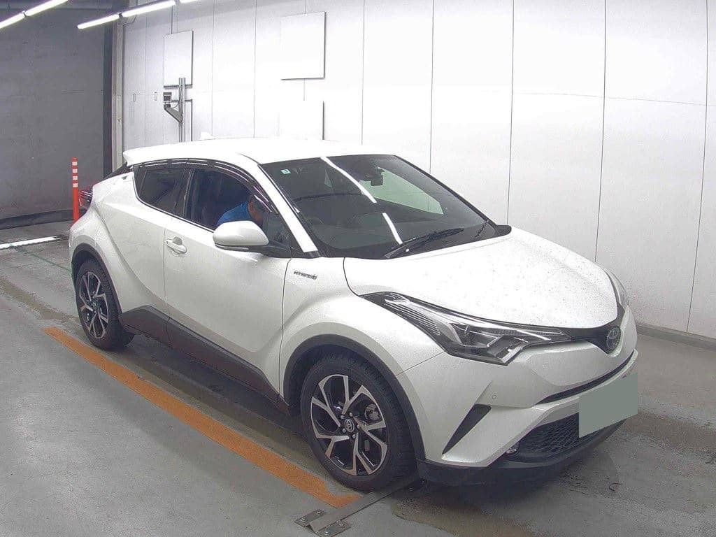 2019 Toyota C-HR photo 2