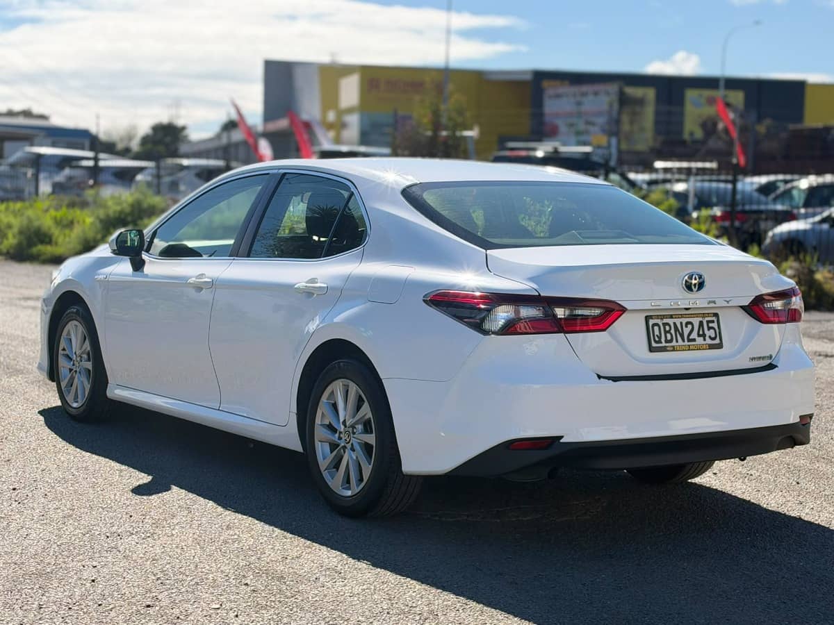 2023 Toyota Camry photo 7