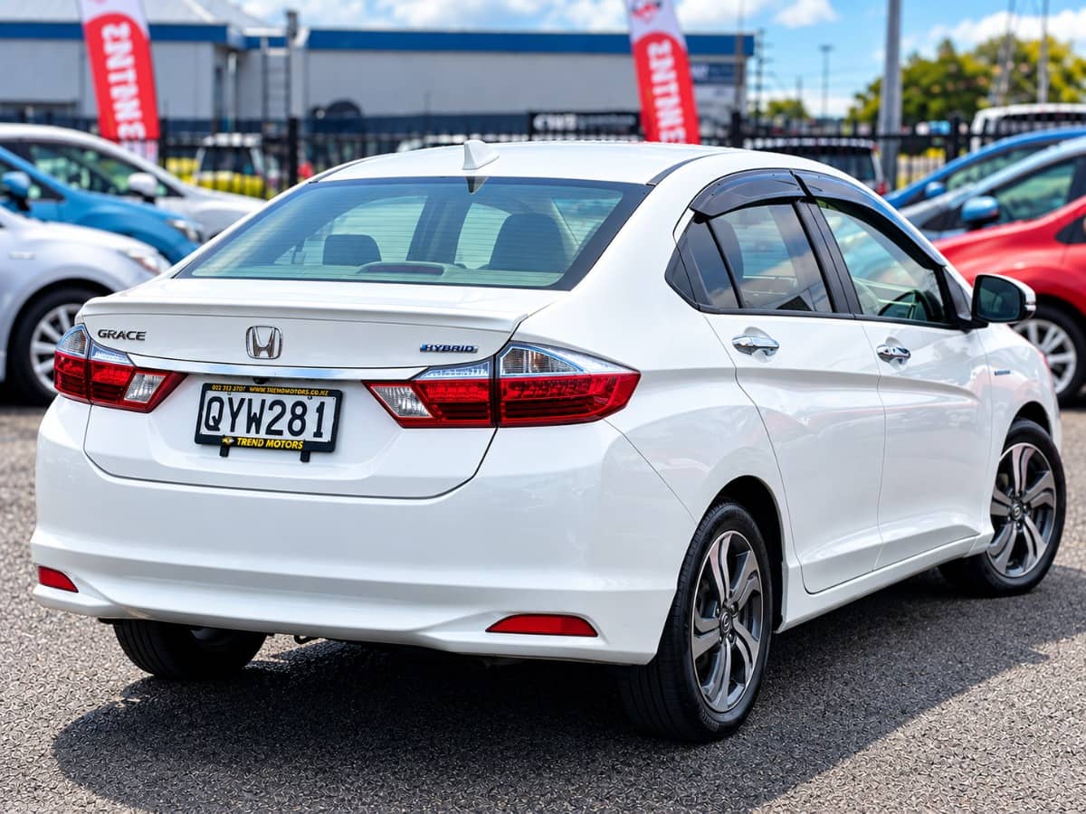 2014 Honda Grace photo 5