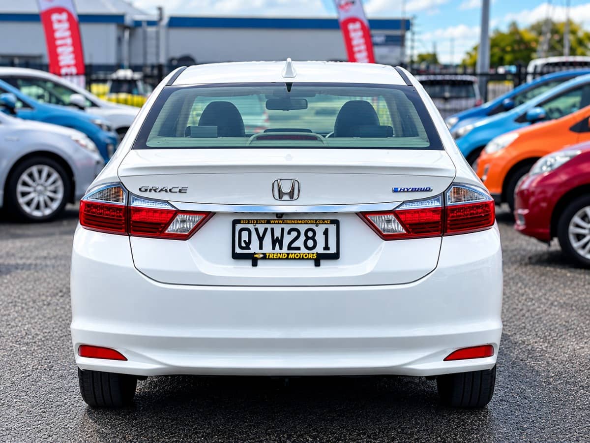2014 Honda Grace photo 4