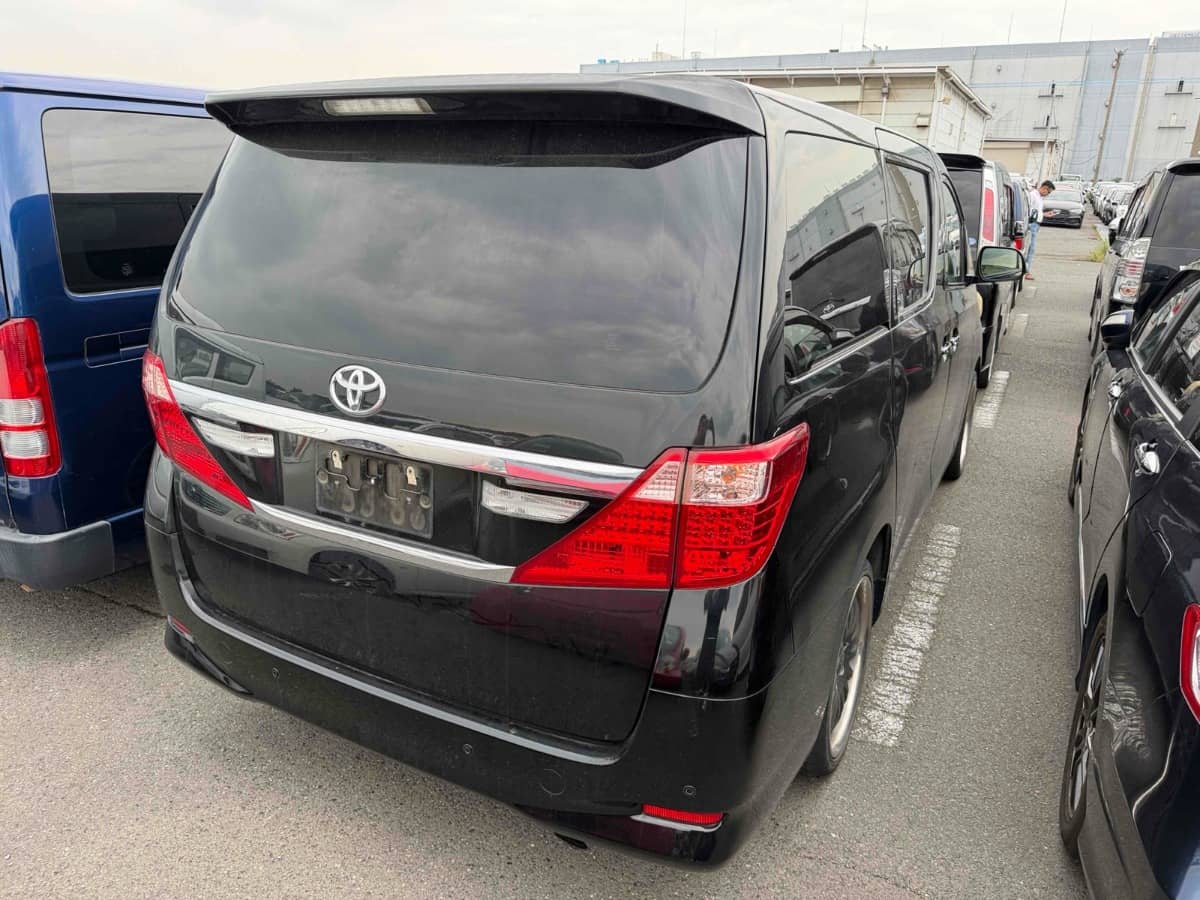 2012 Toyota Alphard photo 5