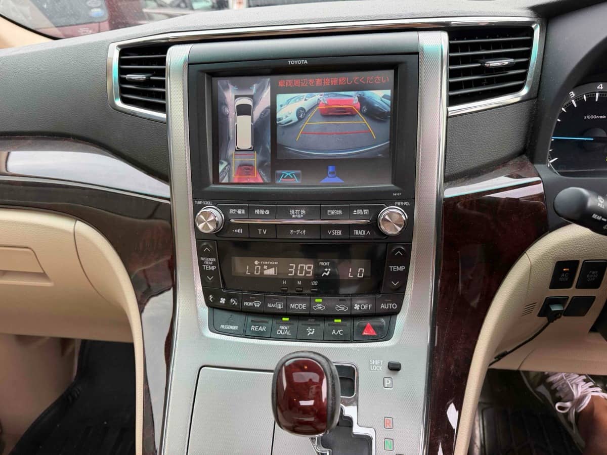 2012 Toyota Alphard photo 9